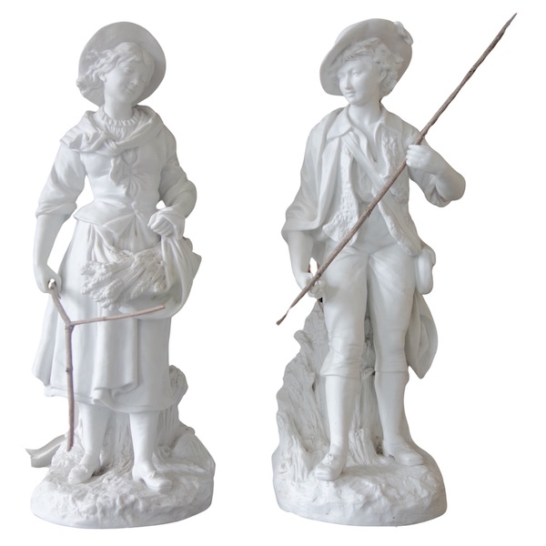 Pair of tall Paris porcelain biscuits : a couple of farmers harvesters - 19th century - 54cm